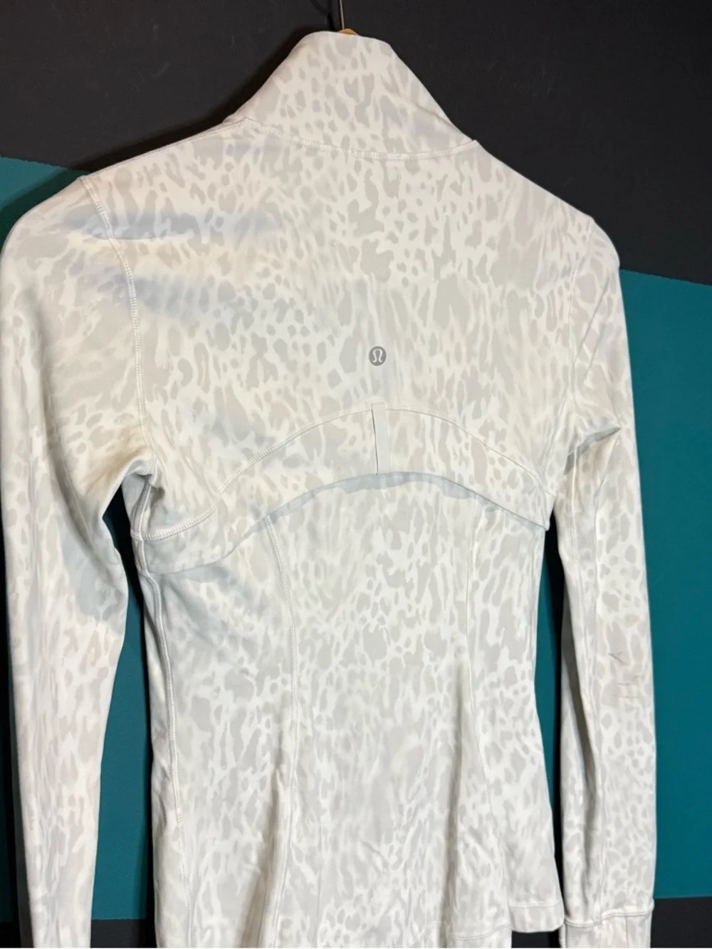 Lululemon Define Jacket *Nulu Contour Spot White Multi Sporty Outdoor 4 Pilates - Picture 7 of 13